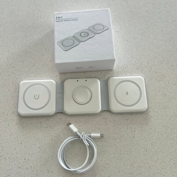 3-in-1 Wireless Charger for iPhone, Apple Watch & AirPods – Foldable & Portable - Picture 1 of 9